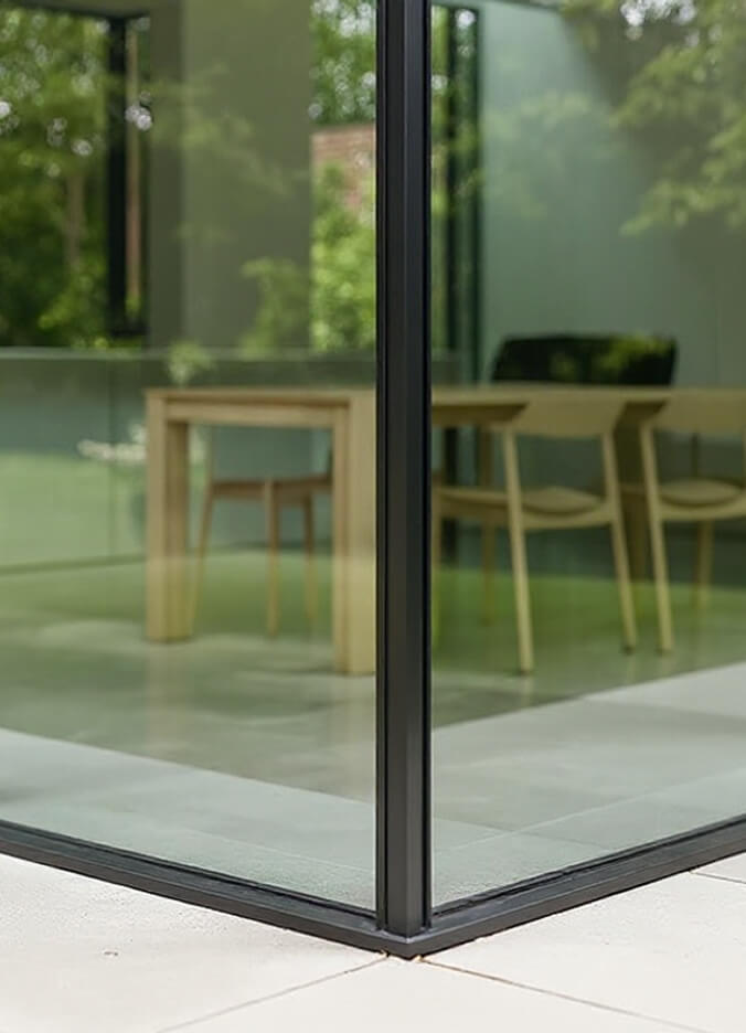 Profilés minimalistes et vitrage toute hauteur